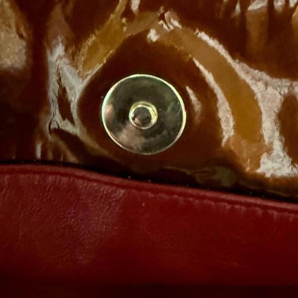 Chanel Bon Bon glossy metallic Bronze Patent Leather tote Vintage 2008 - Picture 10 of 16